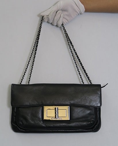 Mademoiselle giant Reissue Turn lock bag, front view